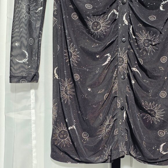 Justify - Picture 2 of 7